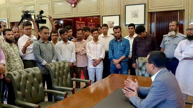 ৪৩ দিন পর নগর ভবনে ফিরলেন ডিএসসিসি প্রশাসক