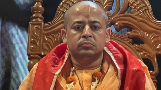 ইসকন নেতা চিন্ময় কৃষ্ণ দাস ব্রহ্মচারীর জামিন আদেশ স্থগিত