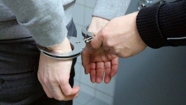 চাঁপাইনবাবগঞ্জে পুলিশের বিশেষ অভিযানে এক রাতে আওয়ামিলীগের ১৩ জন গ্রেফতার