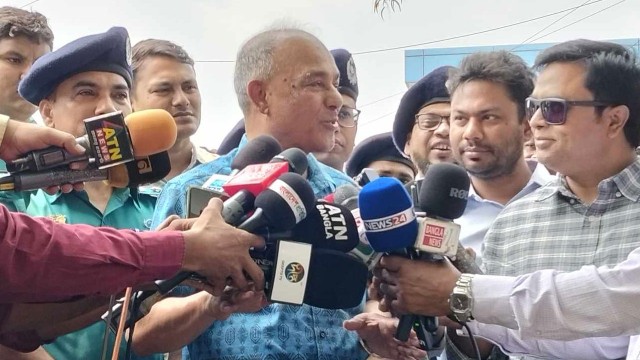 আওয়ামী লীগের ঝটিকা মিছিল নিয়ন্ত্রণে ব্যর্থ হলে পুলিশের বিরুদ্ধে কঠোর ব্যবস্থা নেওয়া হবে: স্বরাষ্ট্র উপদেষ্টা