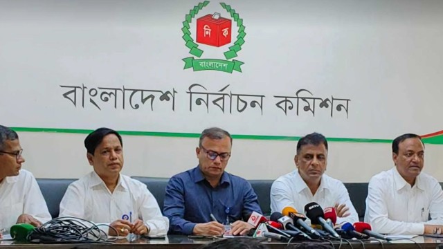 ইসি কর্মীদের ‘অপারেশনাল হল্ট’ কর্মসূচি সাময়িকভবে স্থগিত