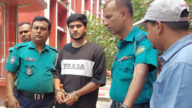 রাজশাহী কলেজের ছাত্রলীগ কর্মী ভাইভা দিতে এসে আটক