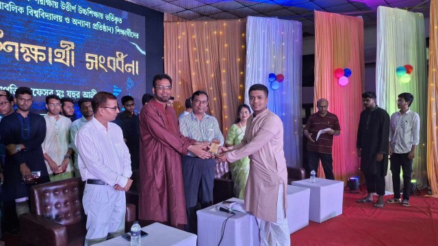 রাজশাহী কলেজের সংবর্ধনায় সিক্ত হলেন চান্সপ্রাপ্ত ২১৫ জন কৃতি শিক্ষার্থী