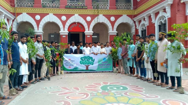 রাজশাহী কলেজ শাখা ছাত্রশিবিরের উদ্যোগে বৃক্ষরোপণ অভিযান