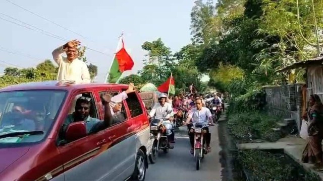 ভোলাহাটে বিএনপির এমপি মনোনয়ন প্রত্যাশি আশরাফের মোটরসাইকেলের বিশাল শো-ডাউন