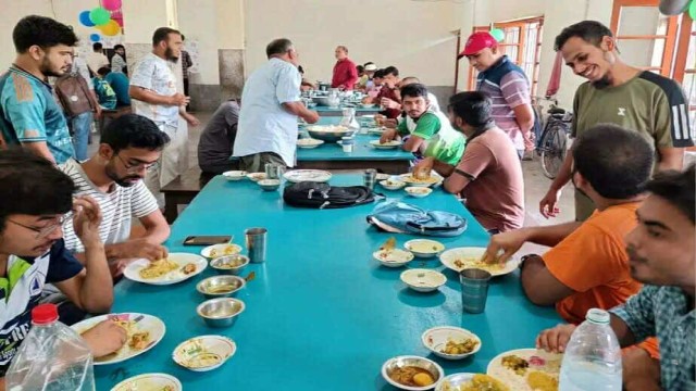 রাবির হল-খাবারে উন্নতি, ক্যাফেটেরিয়ায় অসন্তোষ