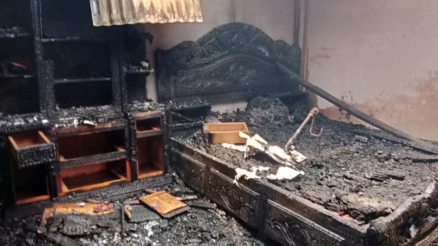 গাজীপুরের শ্রীপুরে অগ্নিকাণ্ডে পোশাক শ্রমিকদের ২২টি বাসস্থান পুড়ে ছাই