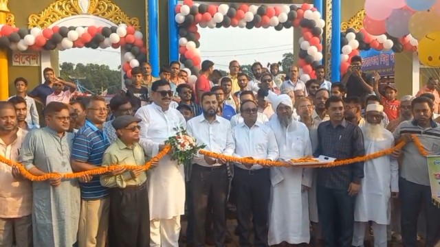চাঁপাইনবাবগঞ্জে শিল্প ও বানিজ্য মেলার উদ্বোধন