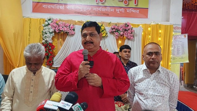 চাঁপাইনবাবগঞ্জ সদর-৩ আসনে বিএনপির মনোনয়নপ্রত্যাশী আব্দুল ওয়াহেদের বিভিন্ন মন্দির পরিদর্শন